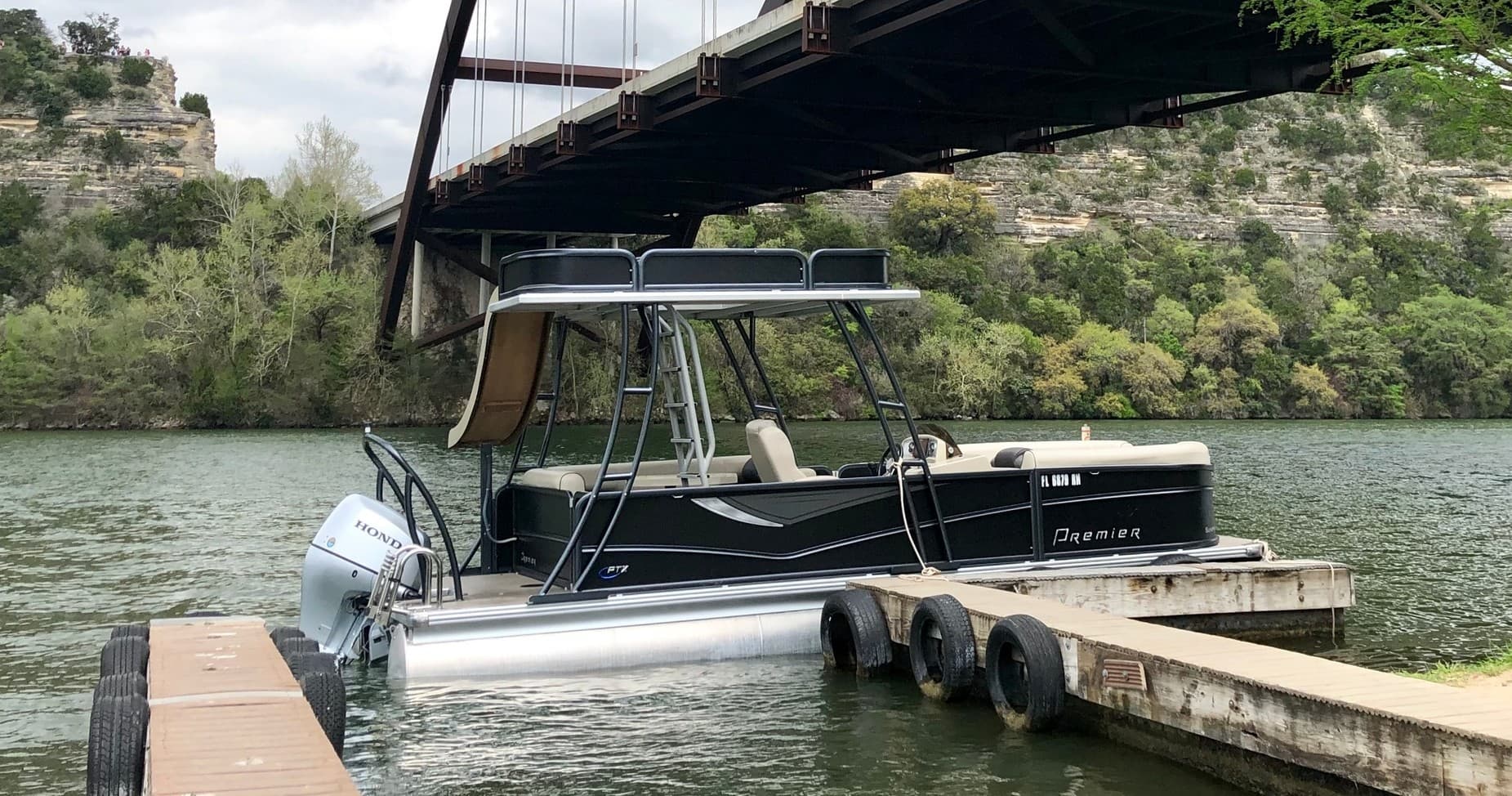 Premier Sunspree 220: Luxury Boating on Lake Austin, TX