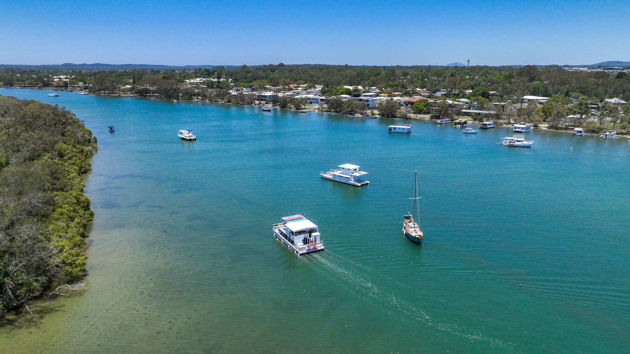 Noosa Queen team