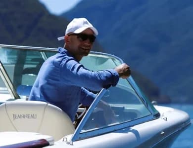 Eight-Hour Private Speedboat on Lake Como: Swim Stops, Villas & Prosecco