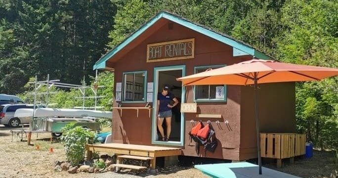 Canoe Buttle Lake Adventures with 43K Wilderness