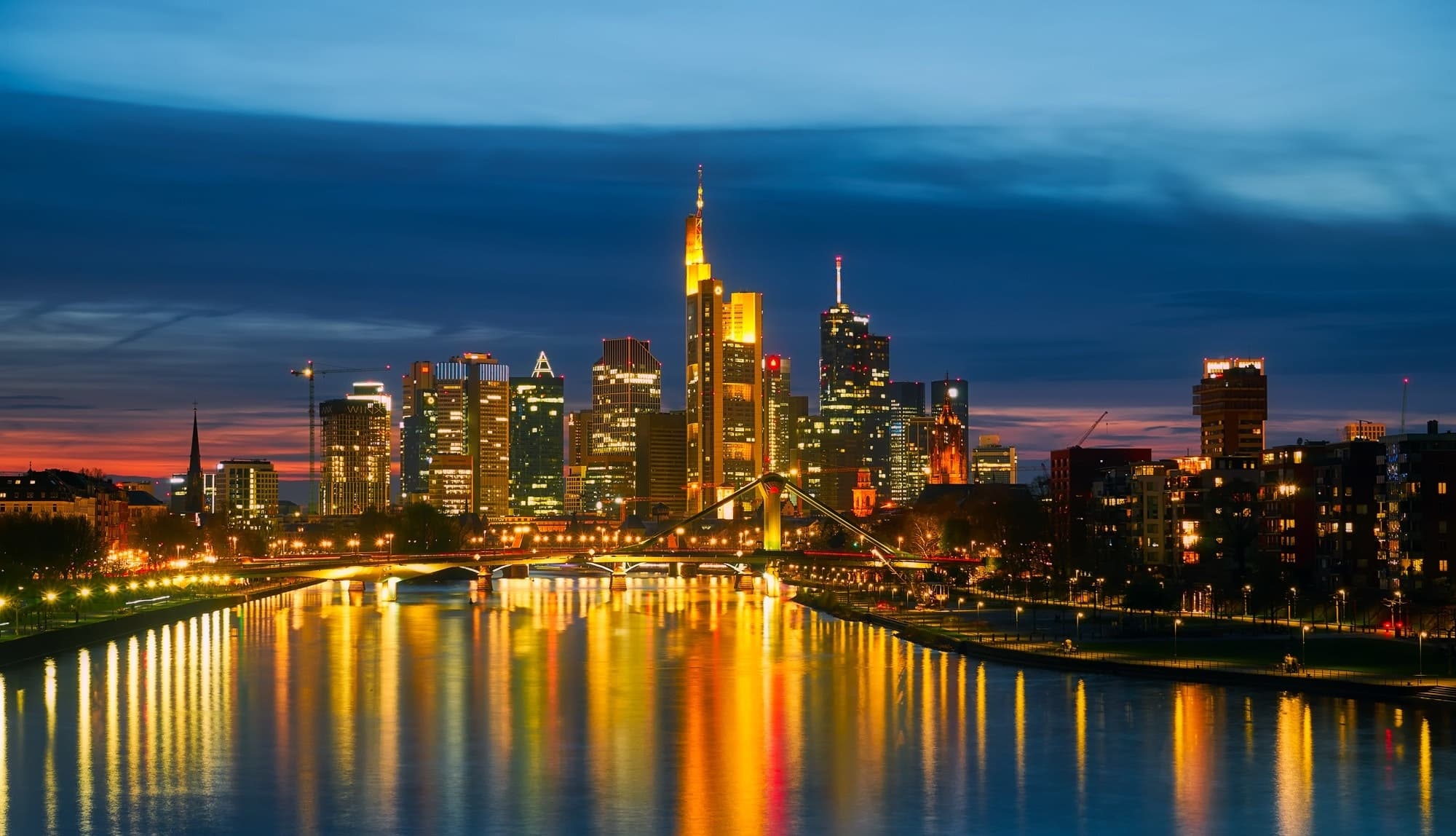 Private Bar Tour by PubCrawl Team in Frankfurt am Main