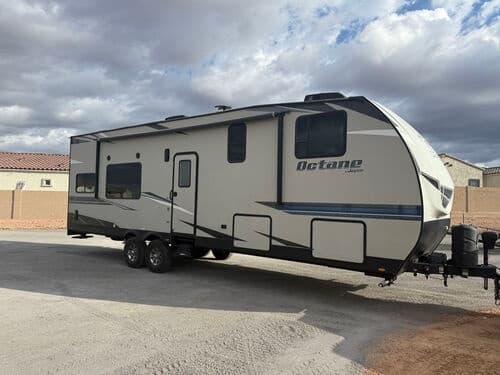 Explore the Southwest in Comfort: The 33' Jayco Octane Toy Hauler Experience