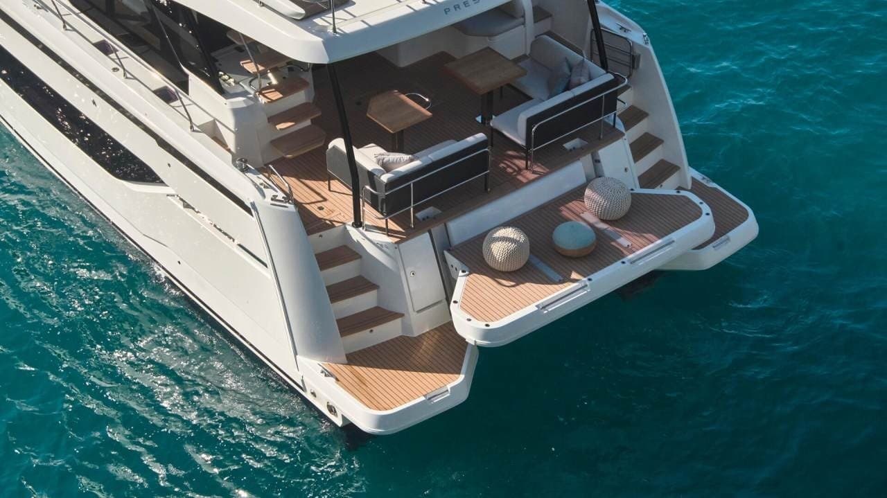 Sarasota Luxury Day Charter Aboard the 48' Prestige I'm Lovin' It photo 2