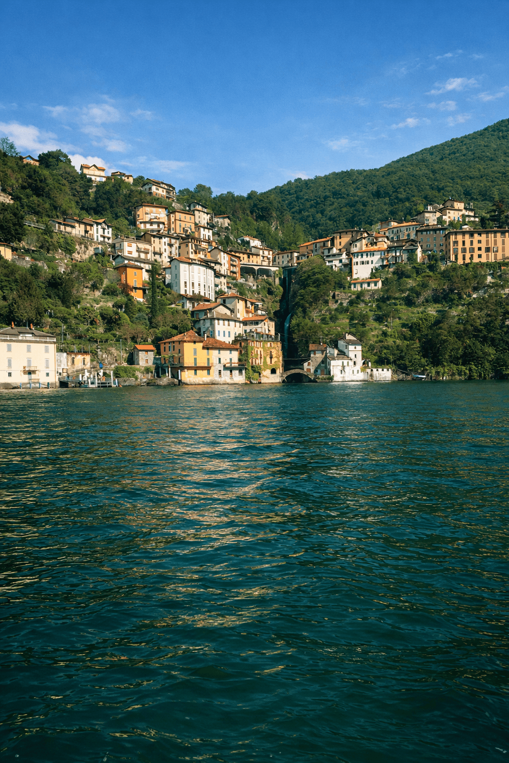 A Blink Of La Dolce Vita: One-Hour Villa Cruise on Lake Como photo 3