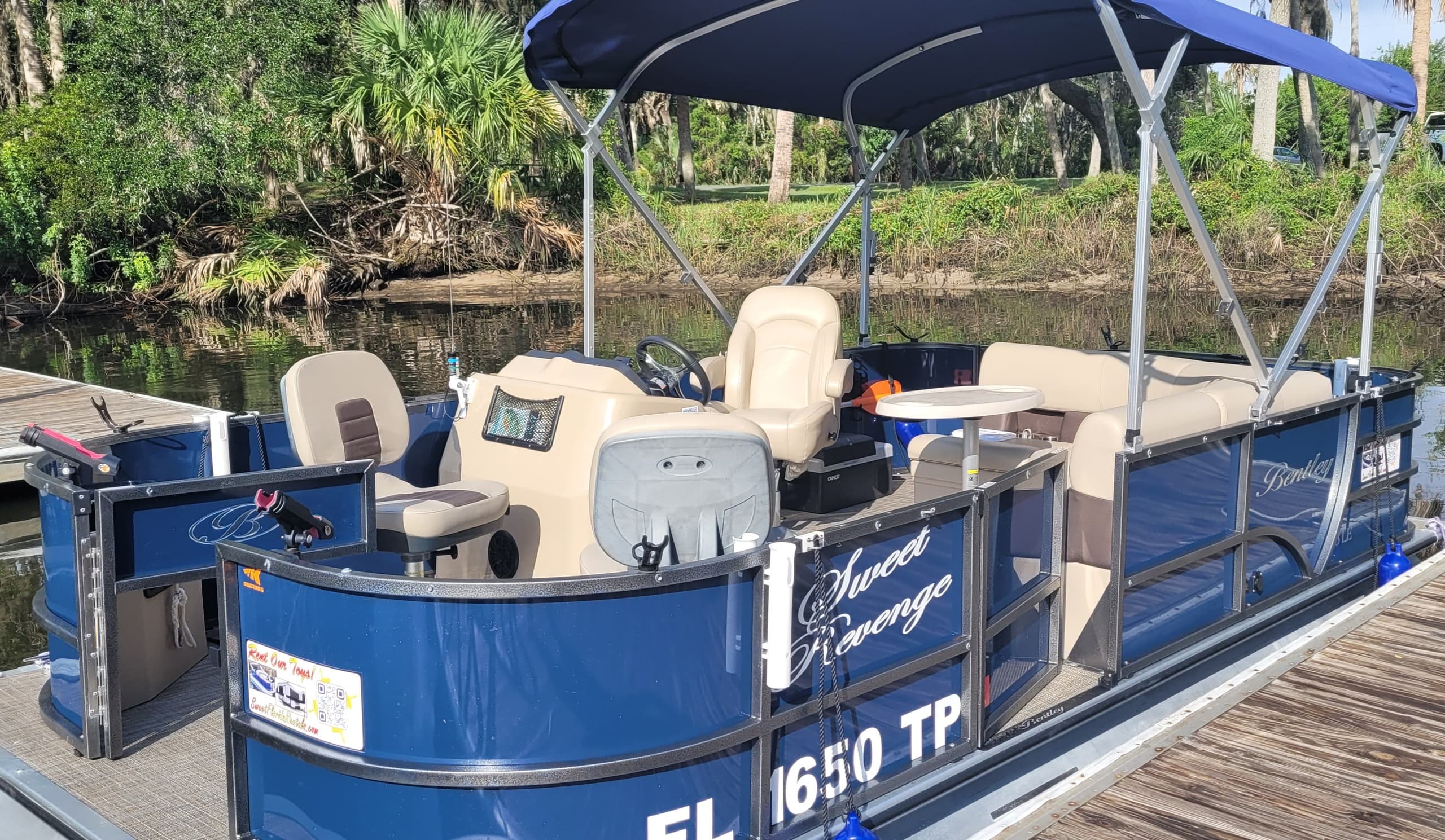 Pontoon Boat Fishing and Leisure on Florida Waterways