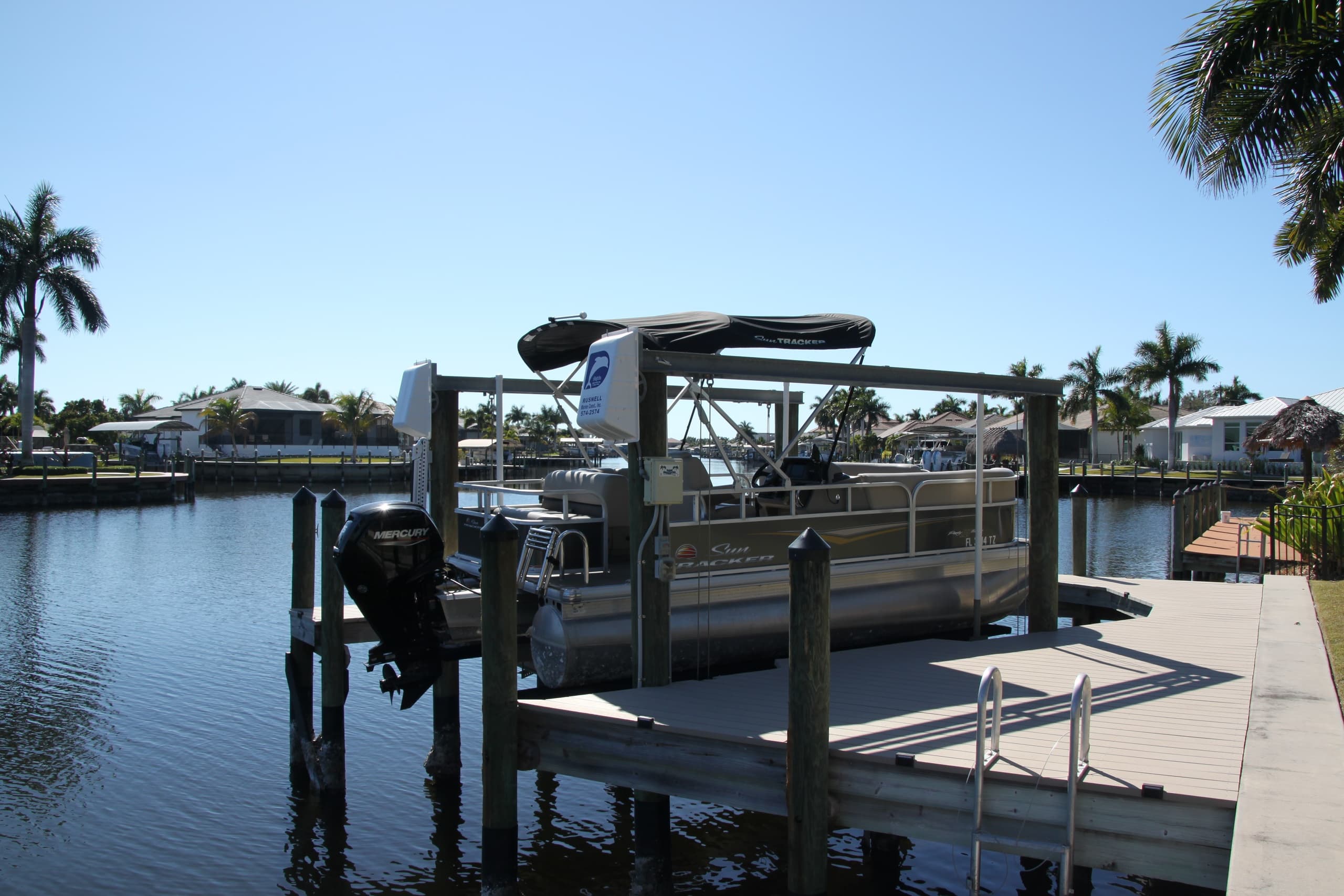 Sun Tracker 75HP Pontoon Rental in Cape Coral 20ft Pontoon for Groups photo 2