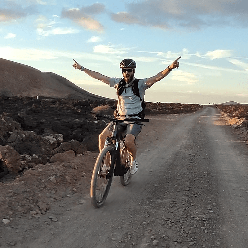 Outdoor & E-Bike Tour at Lanzarote's Volcanoes