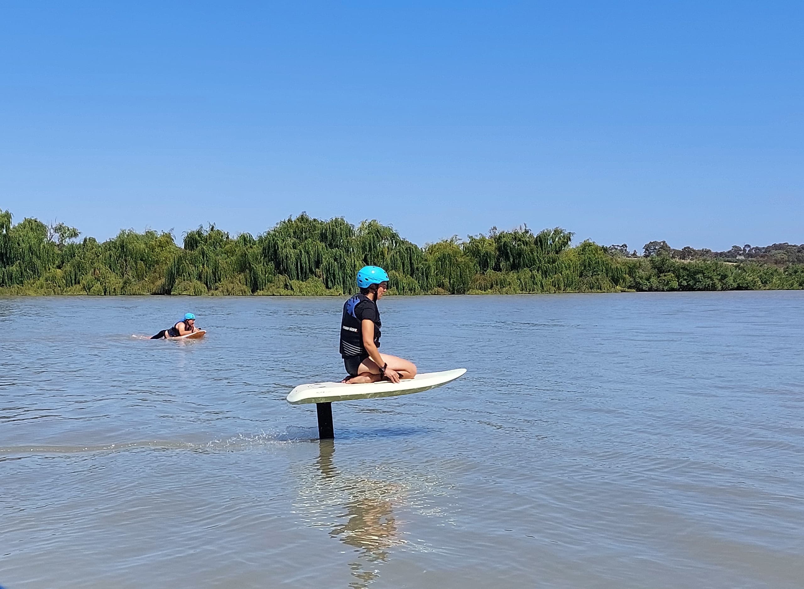 Flite Board eFoiling on the Murray River - Electric Hydrofoil Lessons at Sturts Reserve photo 4