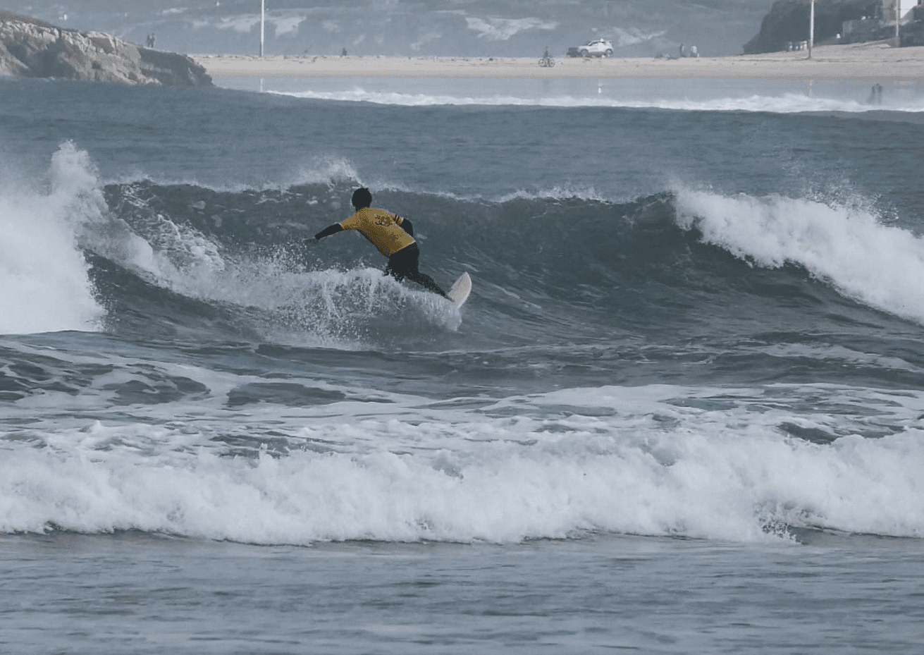 Mastering Supertubos: Advanced Surf Lessons in Peniche's Power Waves photo 1