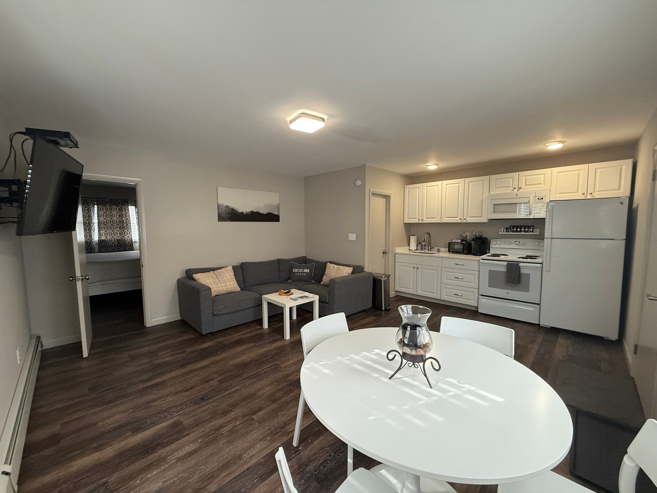 Catamount Ski Area Pond View Suite: Mountain Lodging