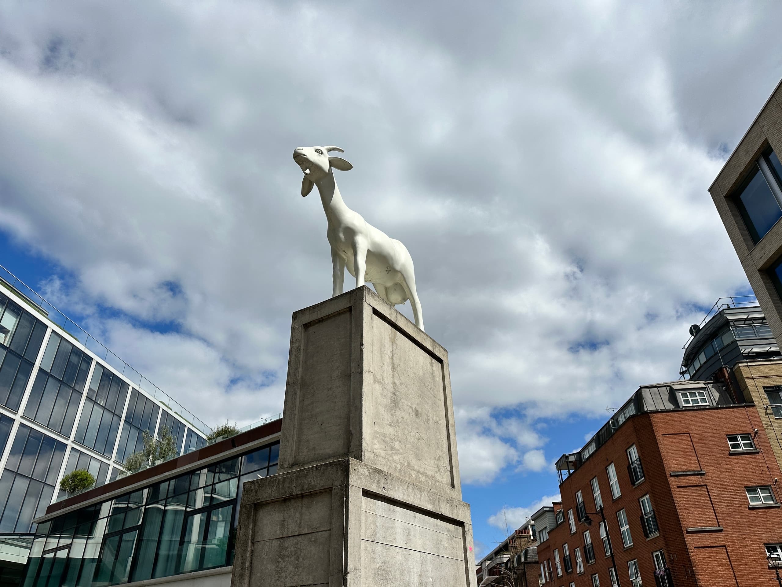 Secrets of Spitalfields: 90-Minute School Tour Exploring Migration, Labour & Street Art photo 2