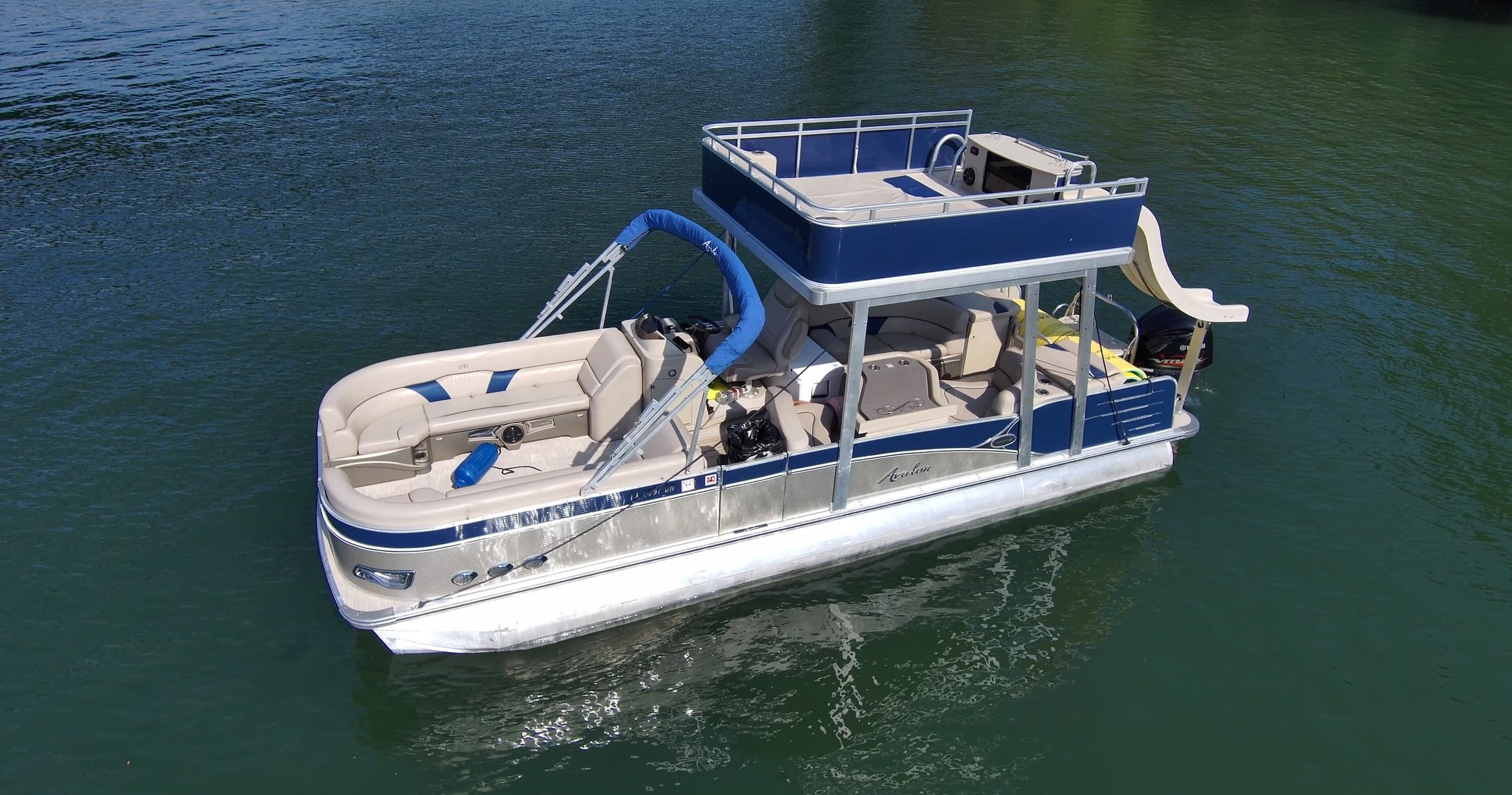 Luxury Avalon Windjammer Boat Rental on Lake Travis, Austin