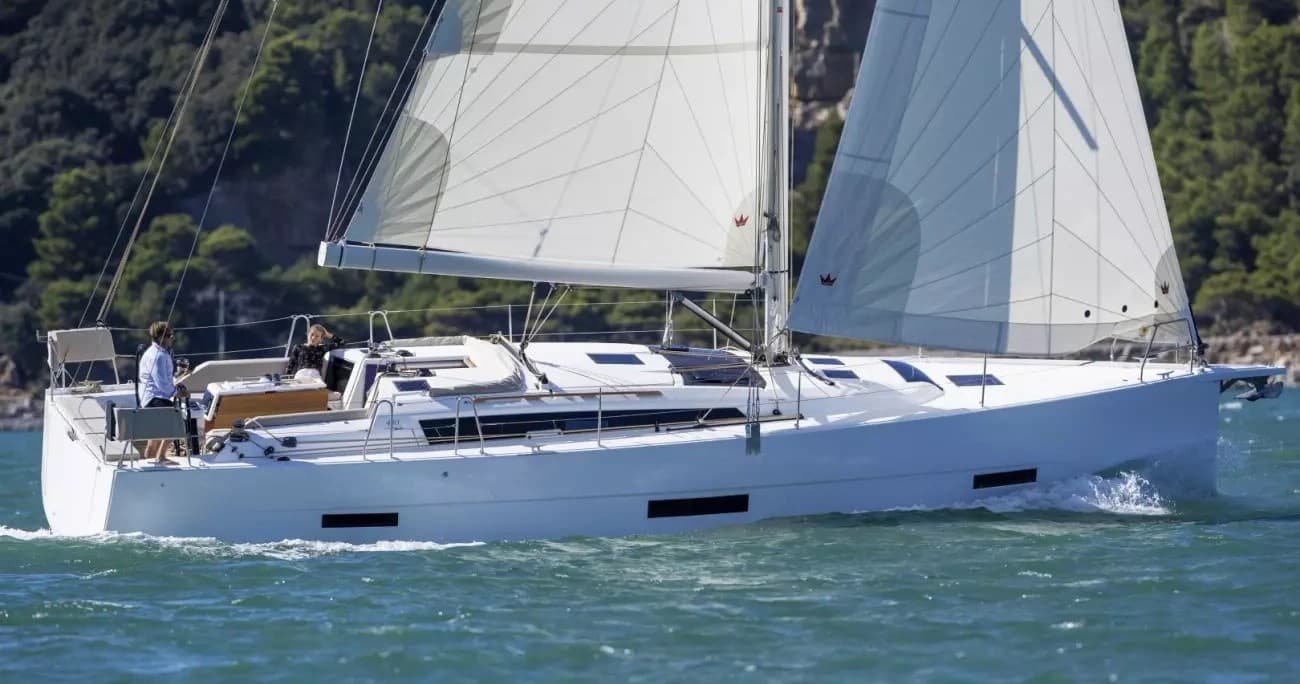 Private 4-Hour Ibiza Yacht Charter: Midday Sailing, Open Bar & Swim Stops