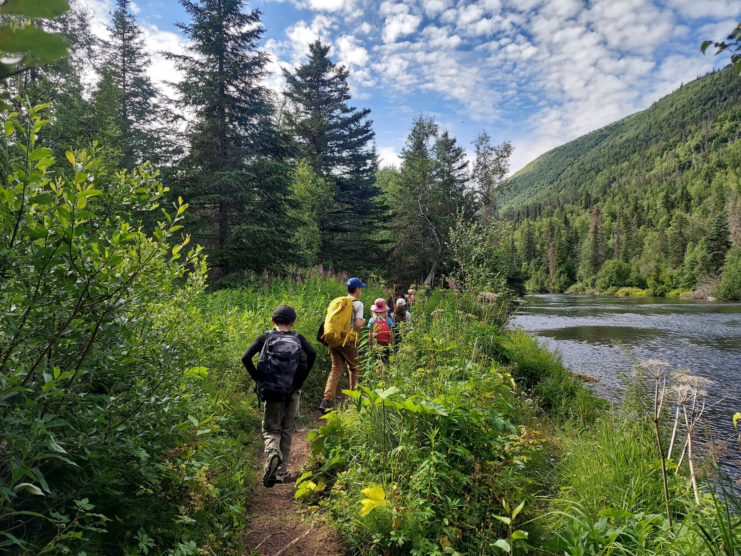 Pathfinders Anchorage: Kids' Day Adventures on Beaches, Glaciers & Trails