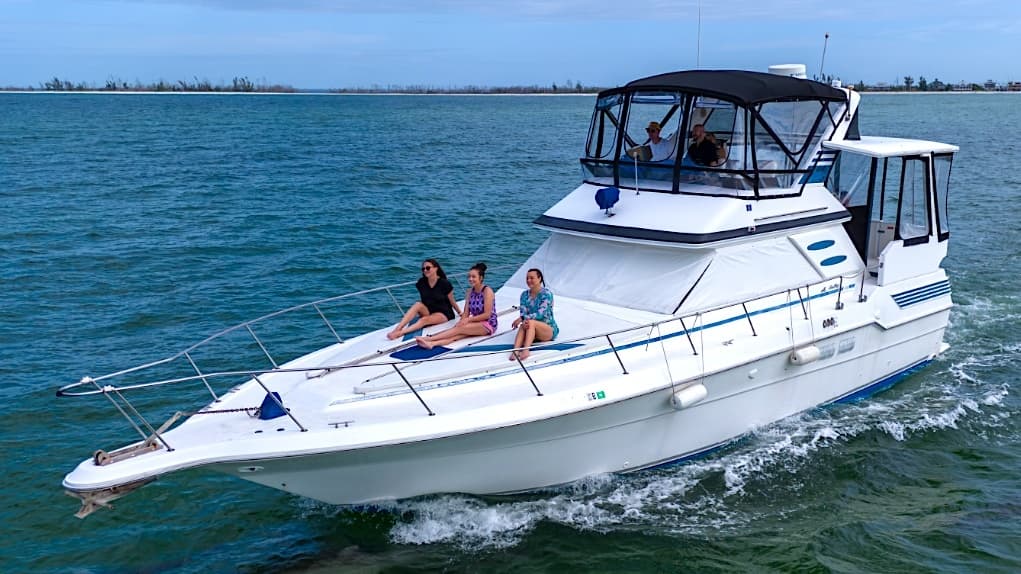 Boat Charters with Miami Boat Experts: Luxurious Day on the Water