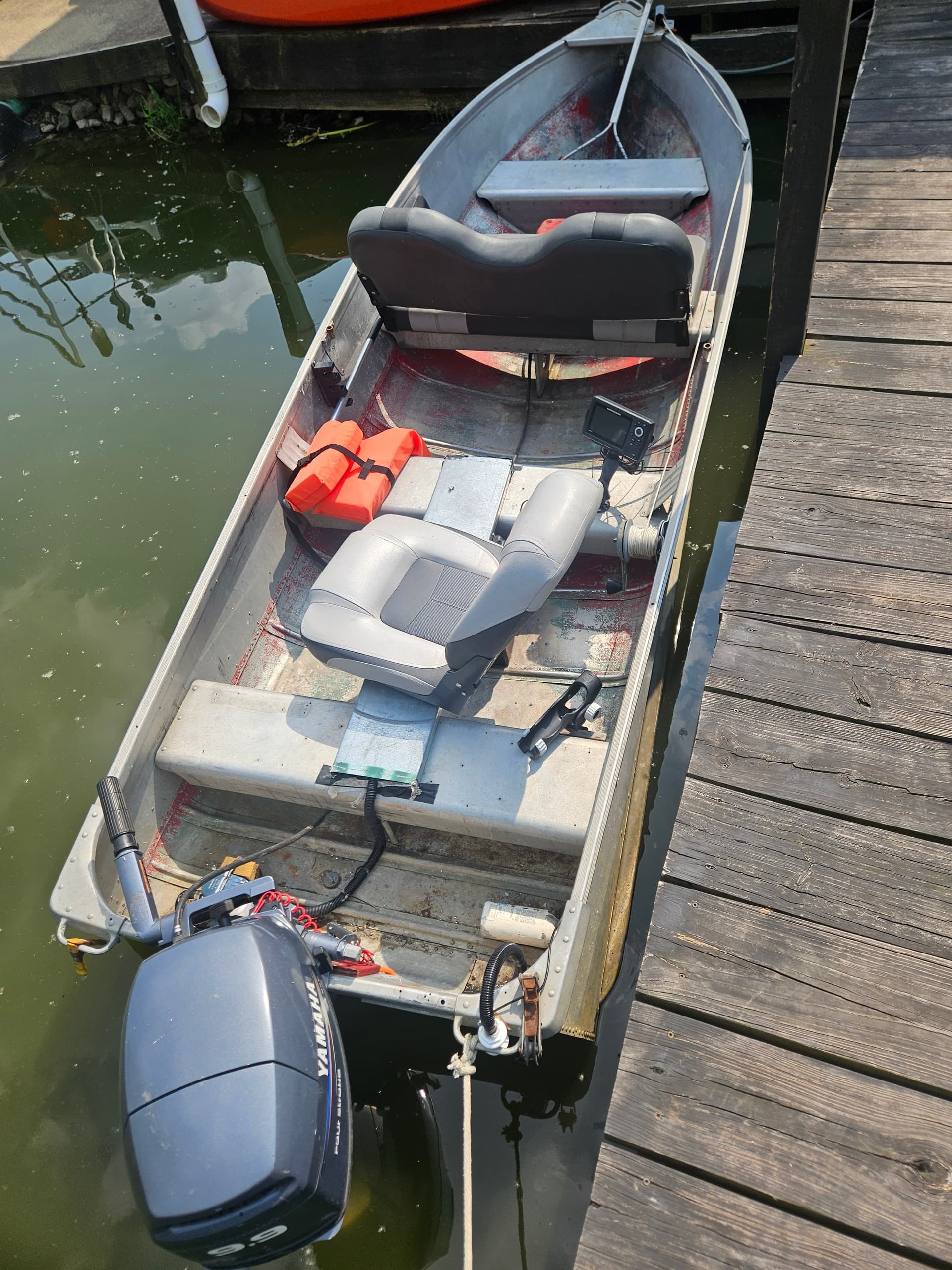 14 Foot Fishing Boat Rental at Buckeye Lake, Thornville