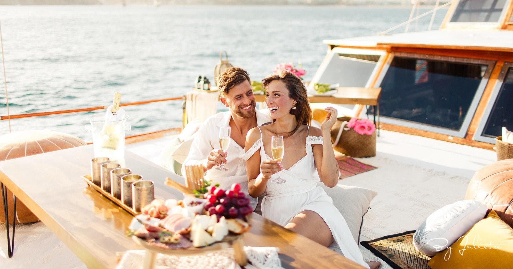 Sunset Sails Dinner Yacht Cruise in Cabo San Lucas