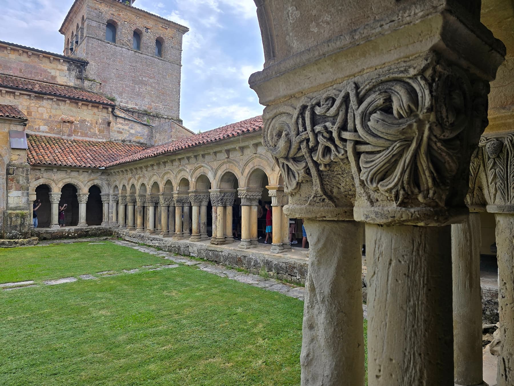 Private Walking Tour of Santillana del Mar: Romanesque Cloister & Historic Streets