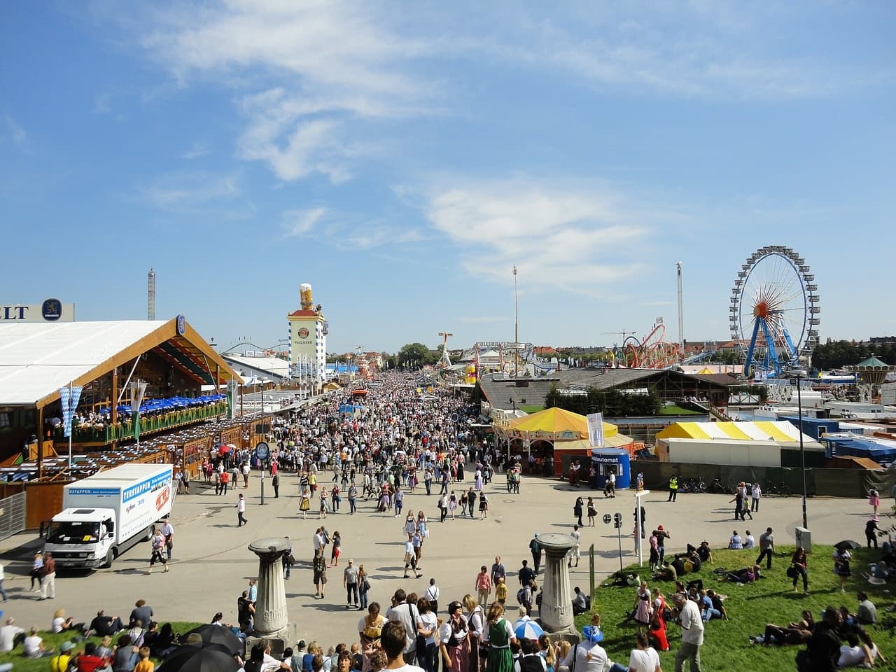 City Walk Experience at Munich Oktoberfest