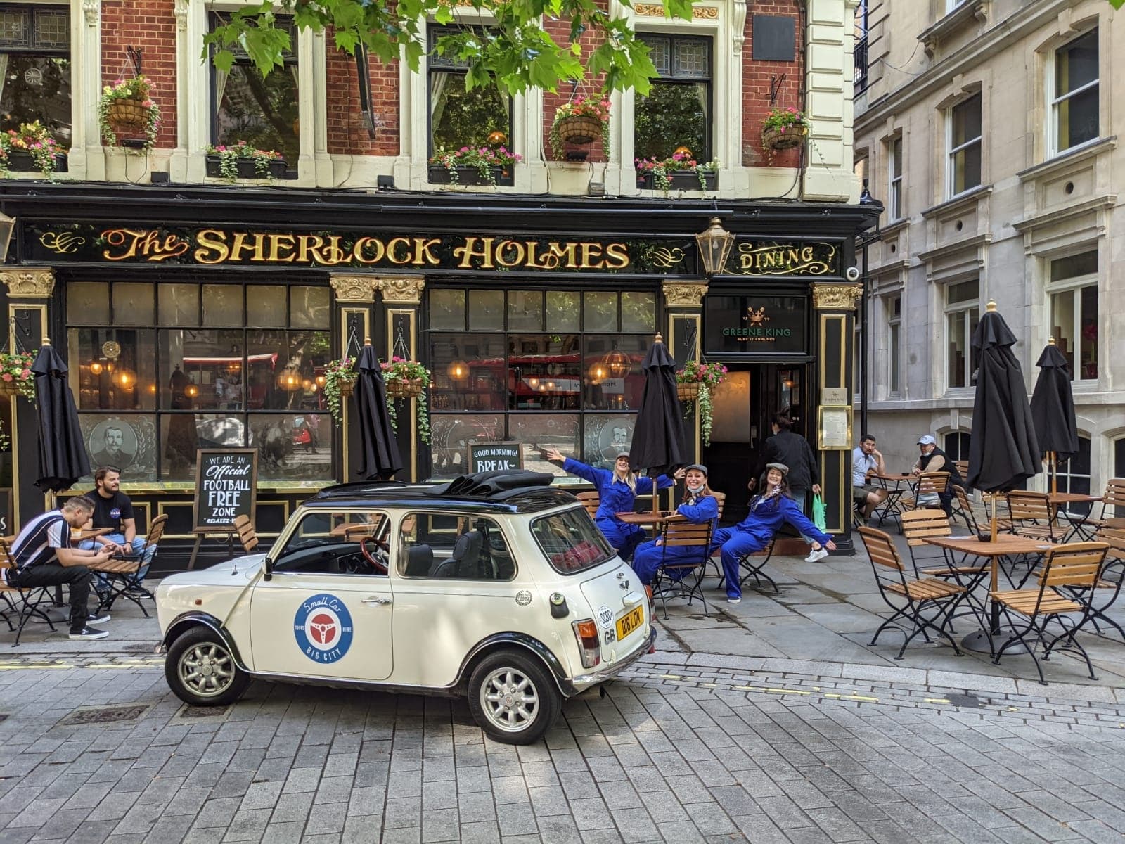 Ale Trail Pub Crawl Tour: Classic Mini Pub Crawl Through Central London Pubs