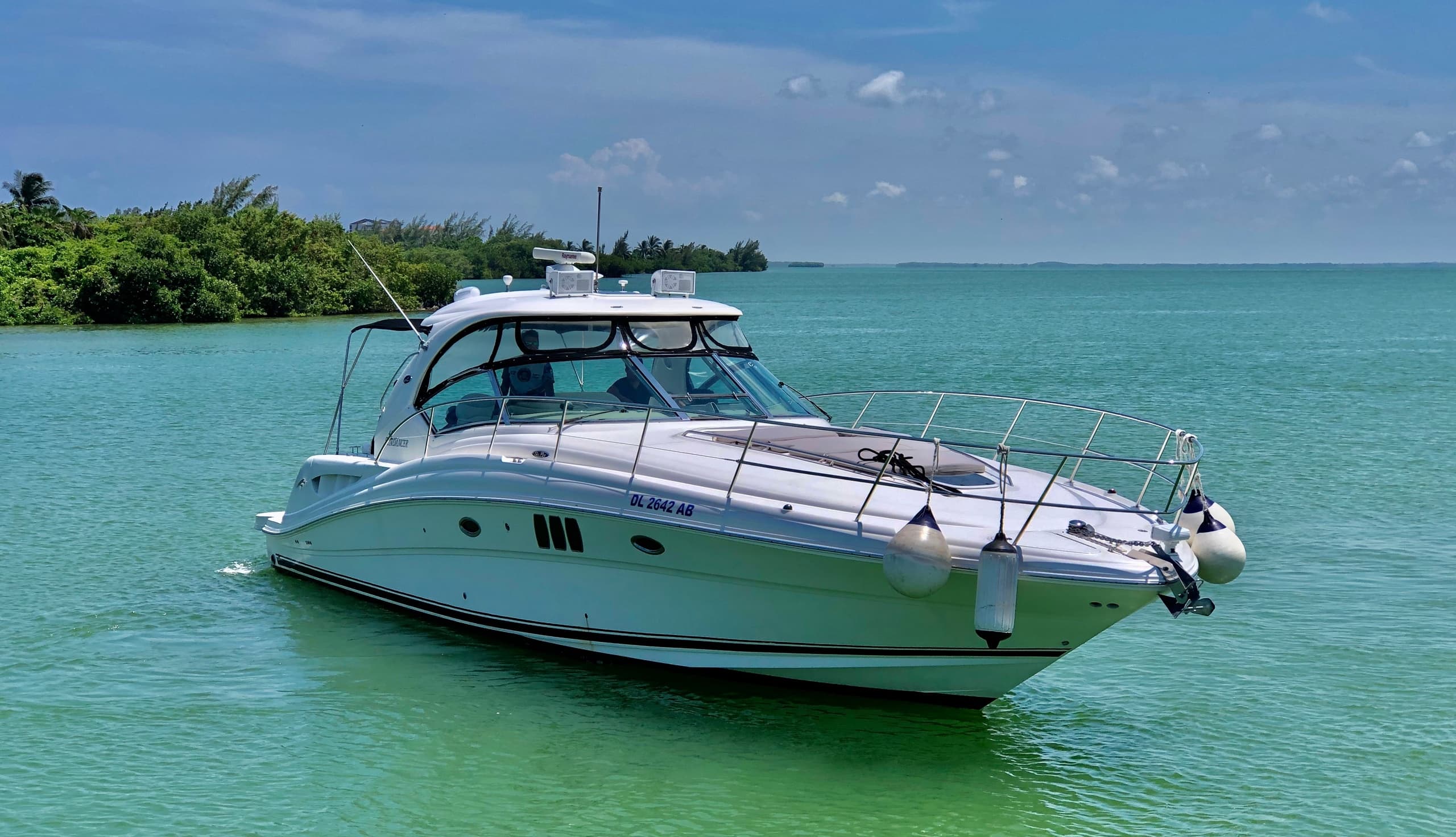 Yacht Charters in Cancun with 46ft Searay "Believe"