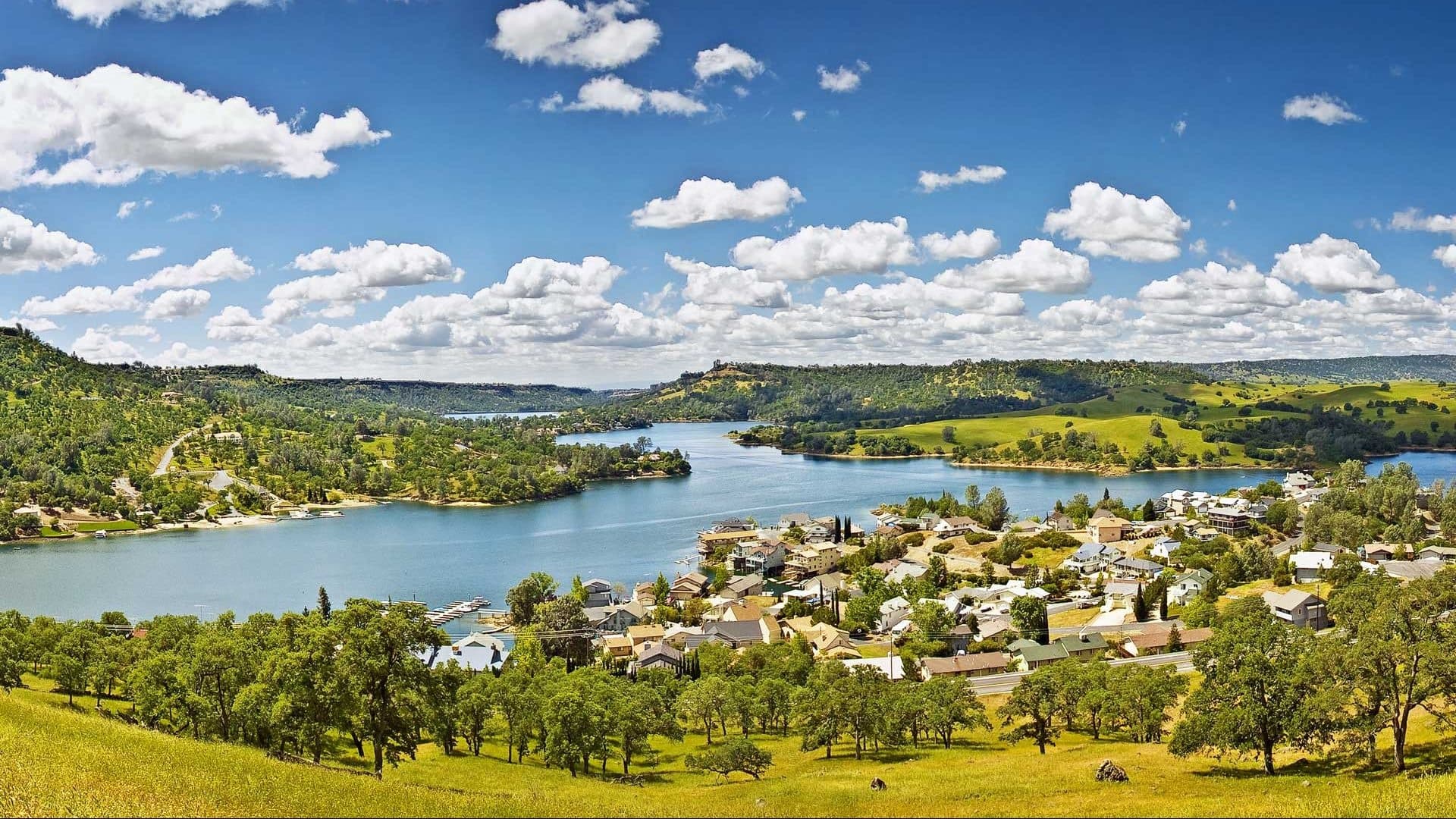 Pontoon Boat Rentals on Lake Tulloch with Powersport Aqua Rentals