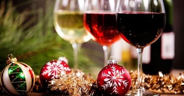 Deck the Wreath Wine Trail: A Festive Ohio Adventure Through Lake Erie Shores & Islands