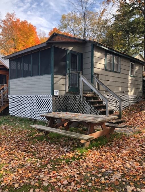 Riverfront Land Adventure: Snug Harbor Cottage Experience