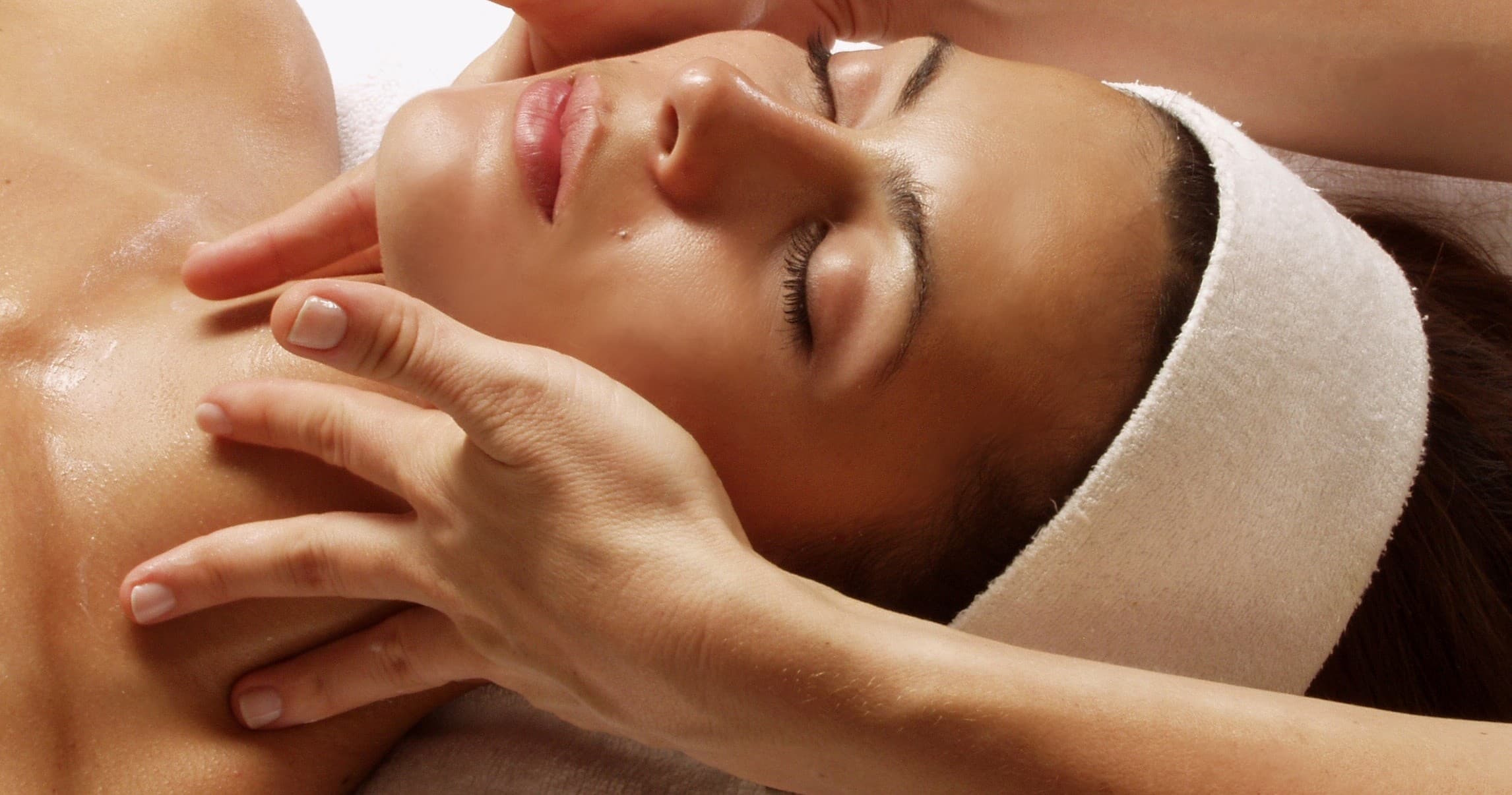 Skincare Spa at Federleicht Praxis – Rejuvenation & Relaxation