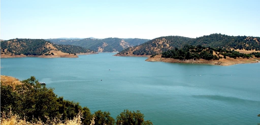 Water Activities & Pontoon Rentals at New Melones Lake