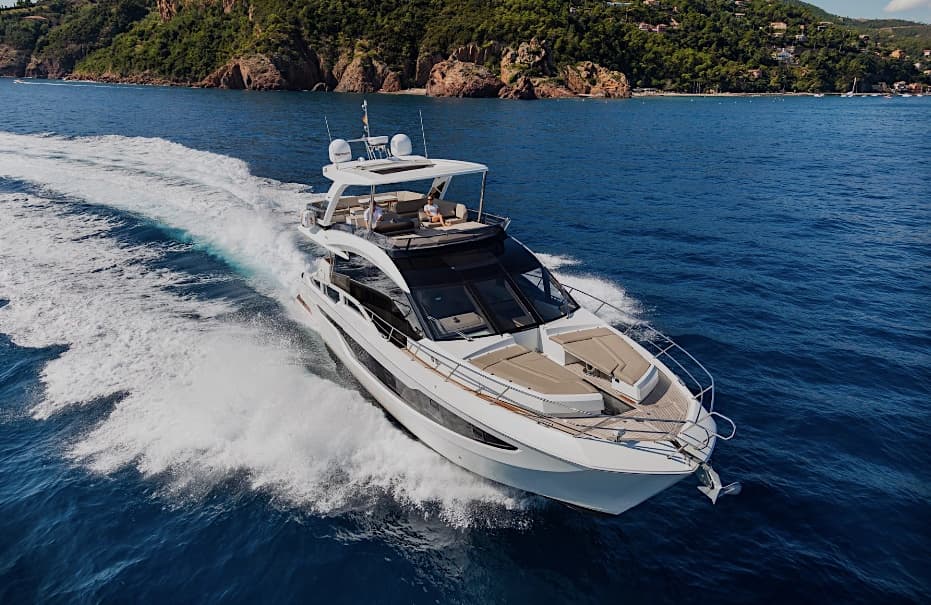 Luxury Yacht Charter with Miami Boat Experts in Miami Beach