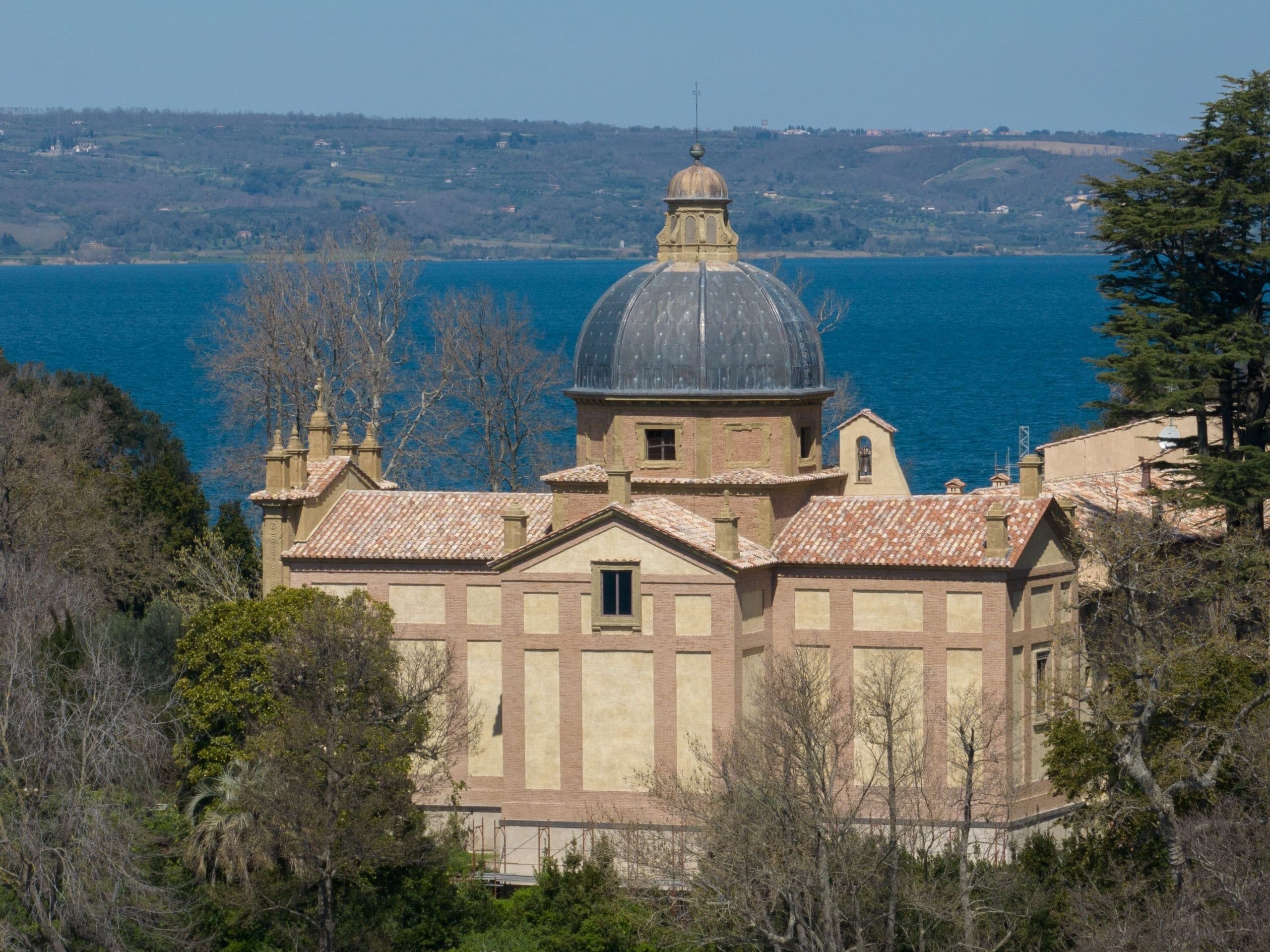 Guided English Tour of Isola Bisentina: Renaissance Gardens & Lake Bolsena Walk