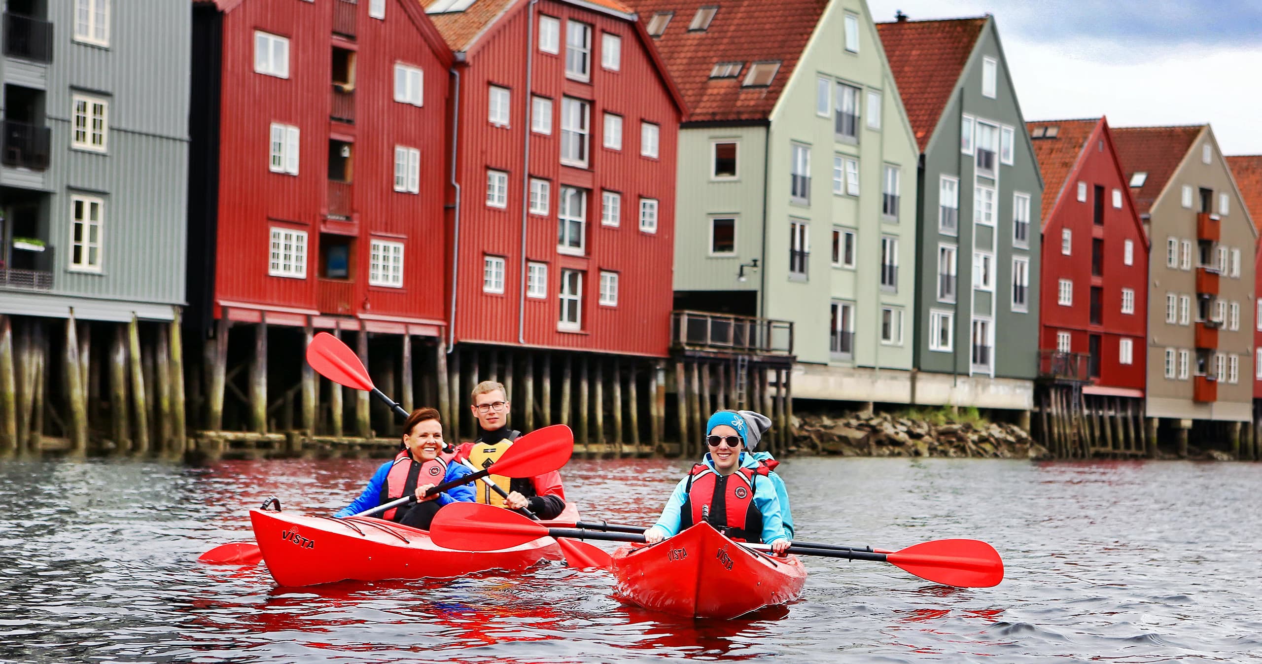 Kayaking the Nidelven River with Trondheim Kajakk