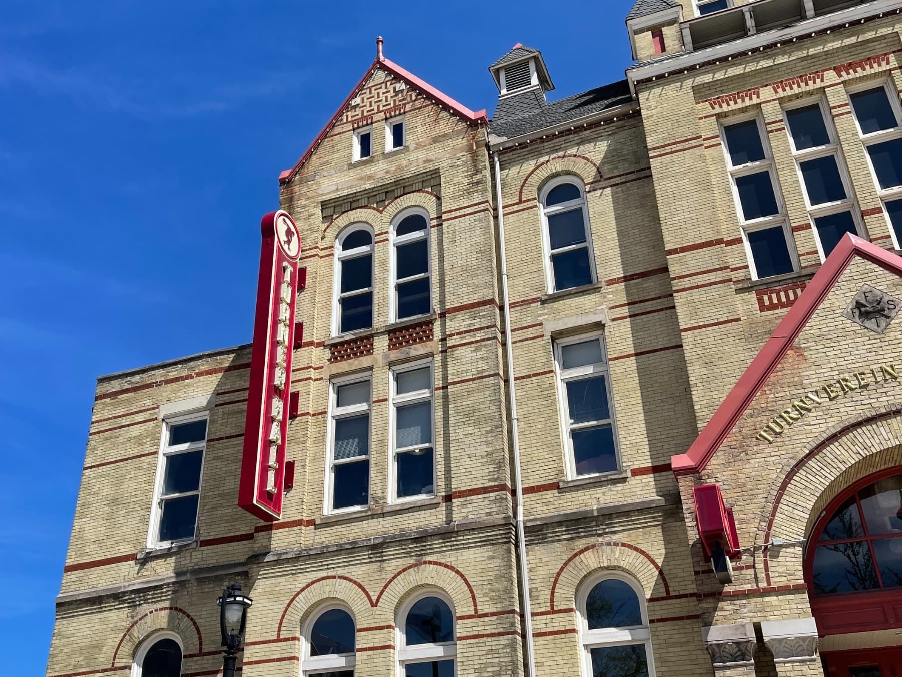 Cultural Walk in Milwaukee with German Heritage Tour