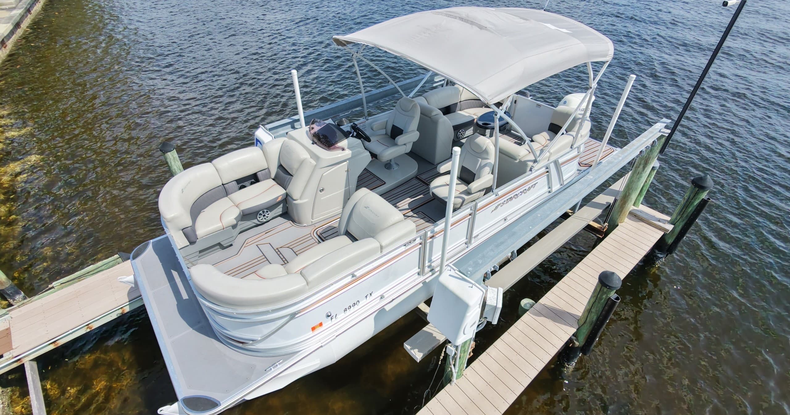 Cape Coral Cruising: Rent a 25-Foot Starcraft Tritoon for Backbay Adventures