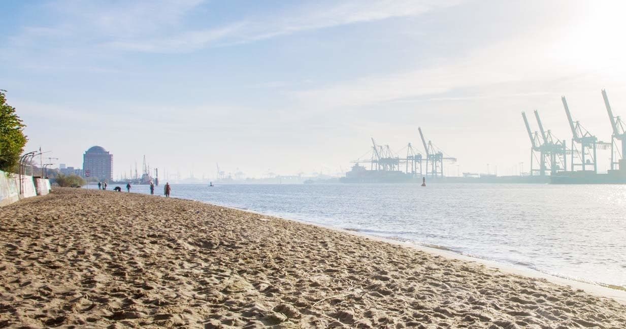 Hamburg City Cycles’ Elbufer Bike Tour — Discover Hamburg’s Harbor Vistas