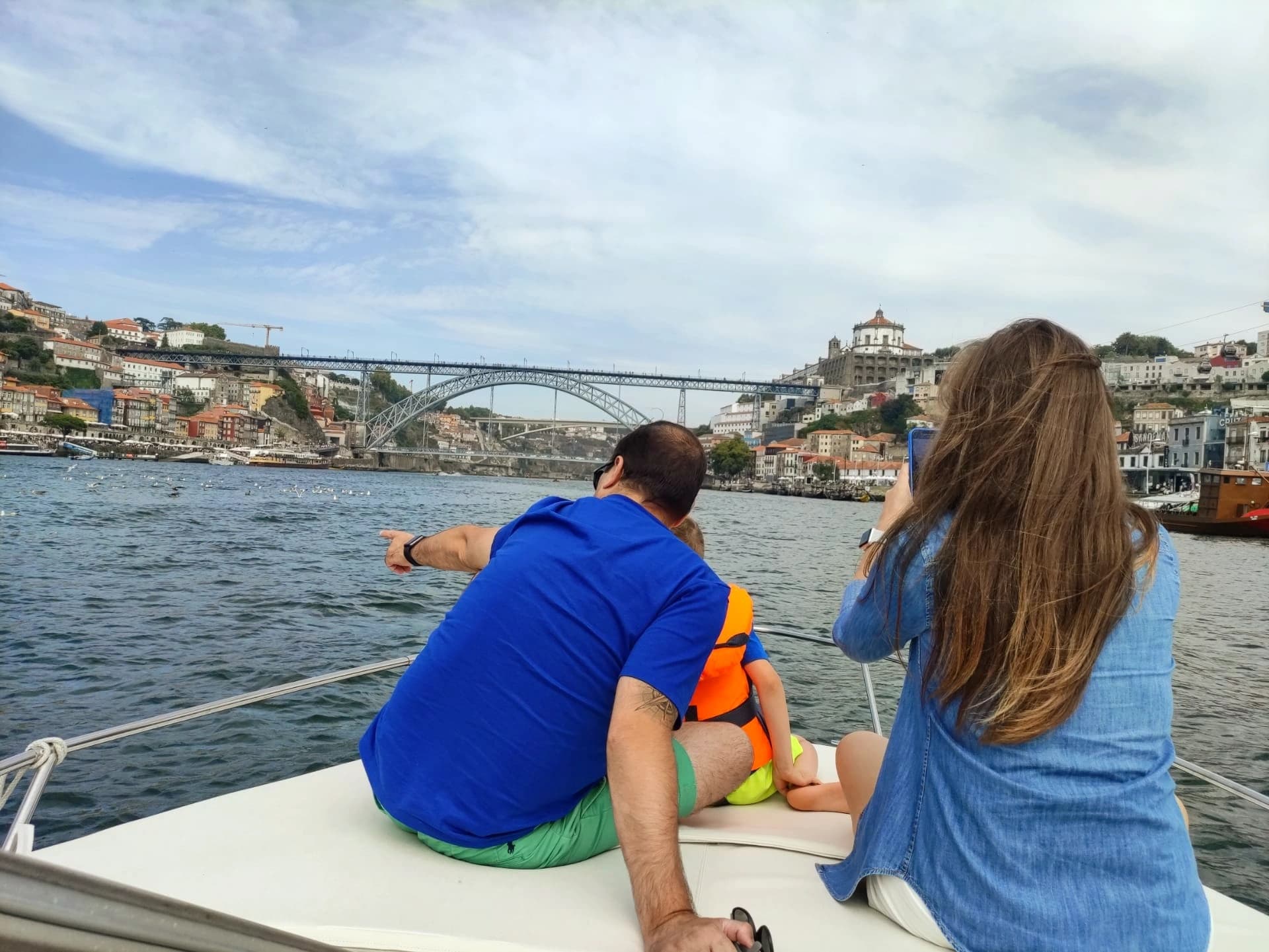 Riverfront Boat Tour with NAUGIT in Vila Nova de Gaia