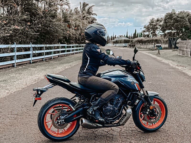 Ride Maui's Curves: Yamaha MT-07 Rentals from Kahului