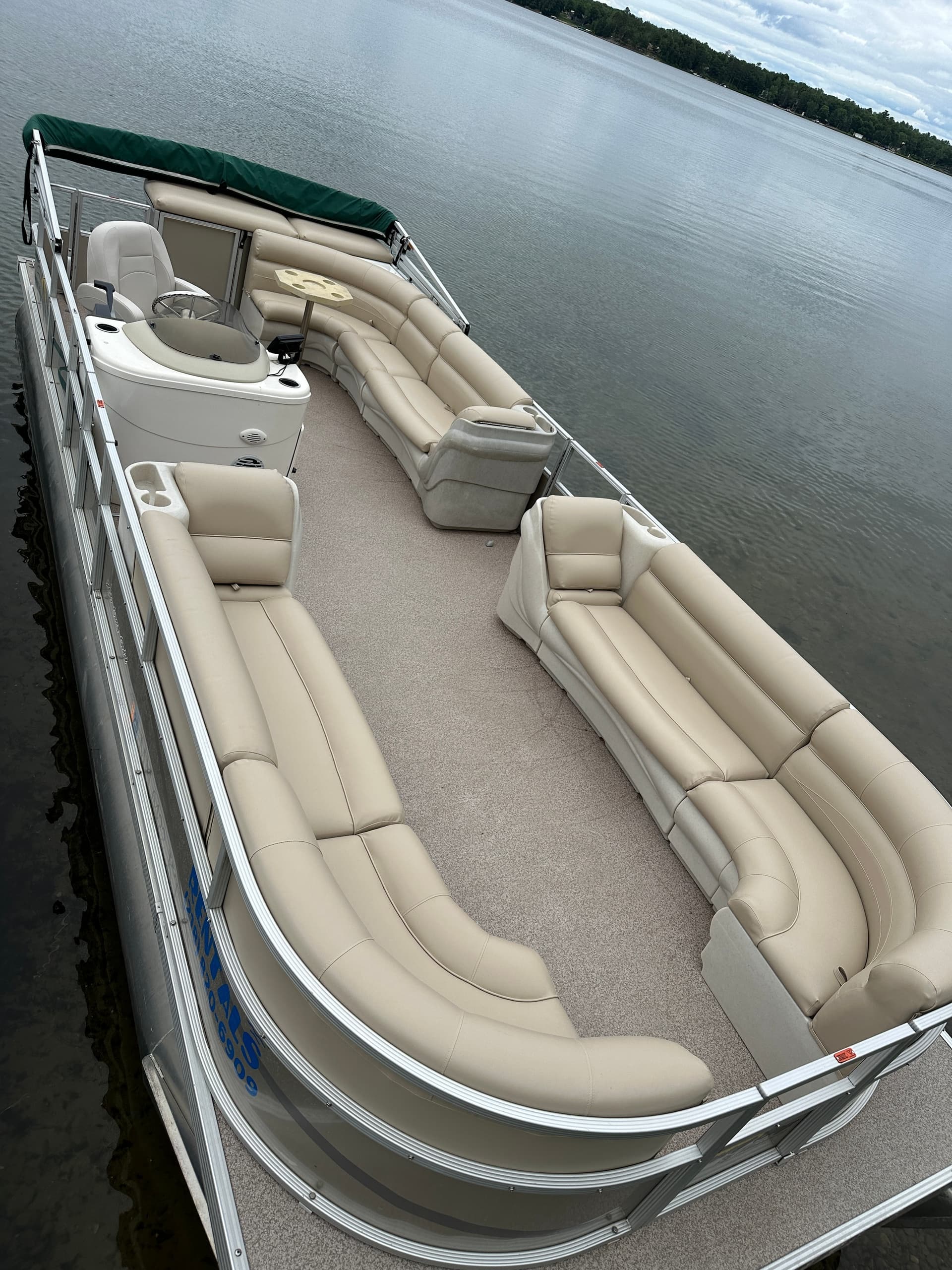 Explore Hackensack Lakes on a 25' Crest Pontoon