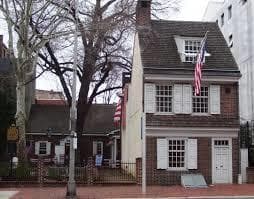 Explore Philadelphia's Haunted History on a Ghost Tour