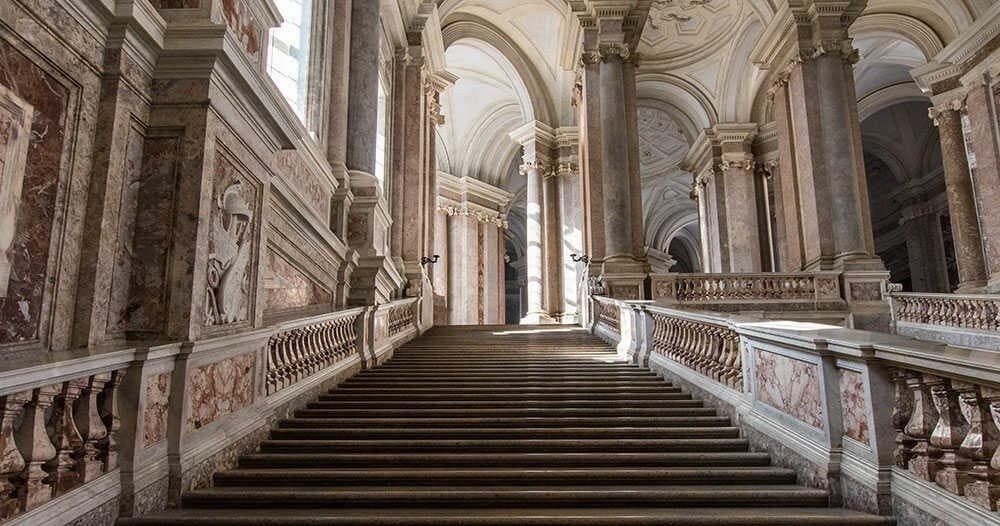 Historical Tour of La Reggia di Caserta: Royal Grandeur in Italy
