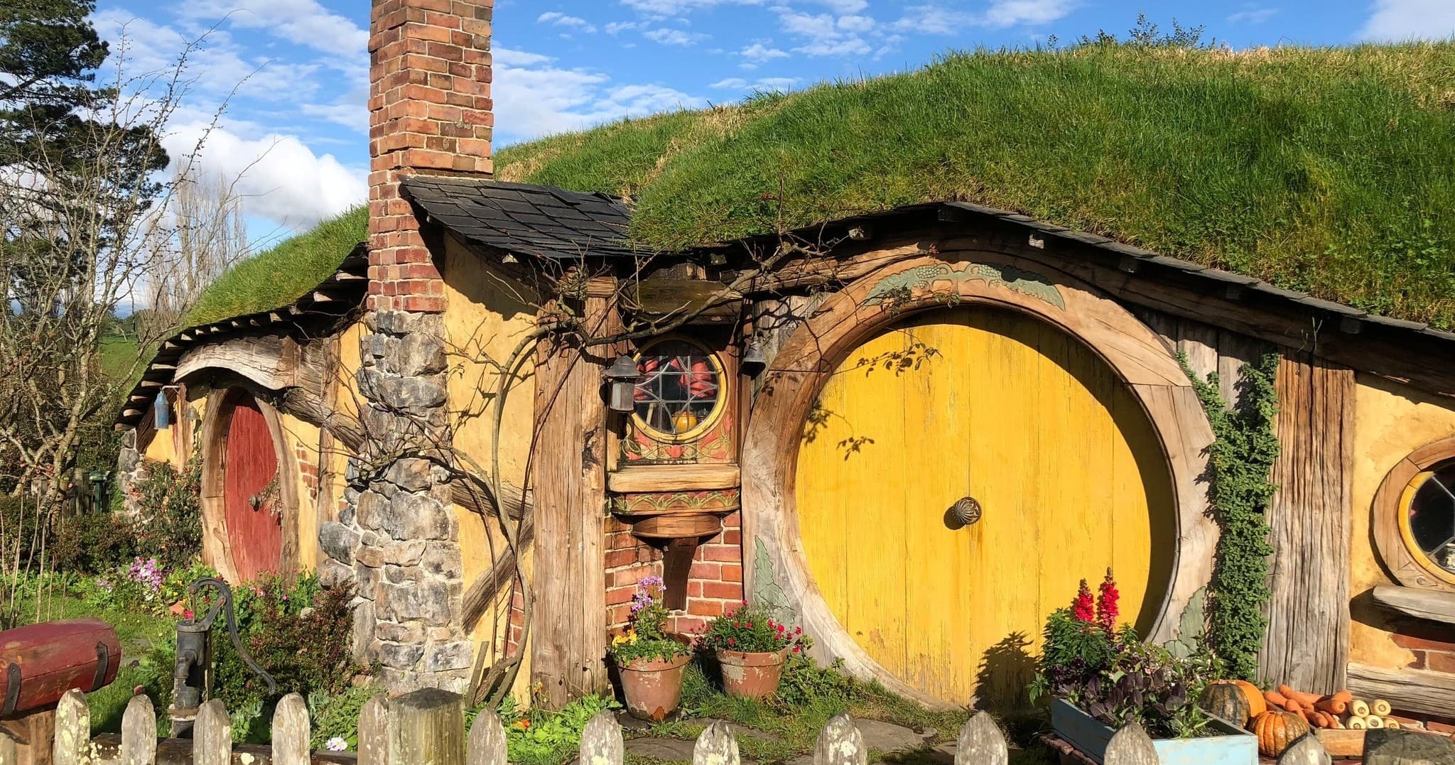 Land Adventures in Hobbiton with Coast to Coast Tours