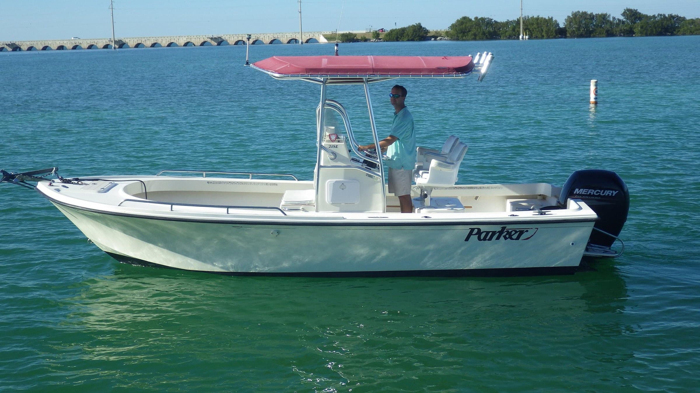 Pilot the 21' Parker: Sandbar Days & Reef Fishing from Marathon, FL