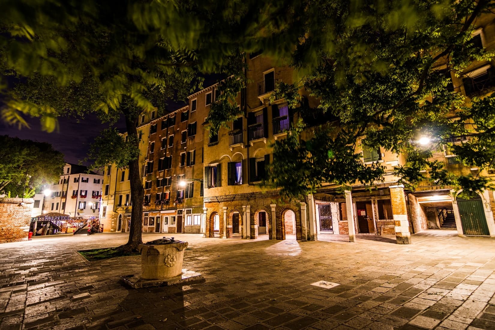 Nighttime Venice Walking Tour with Keys of Italy