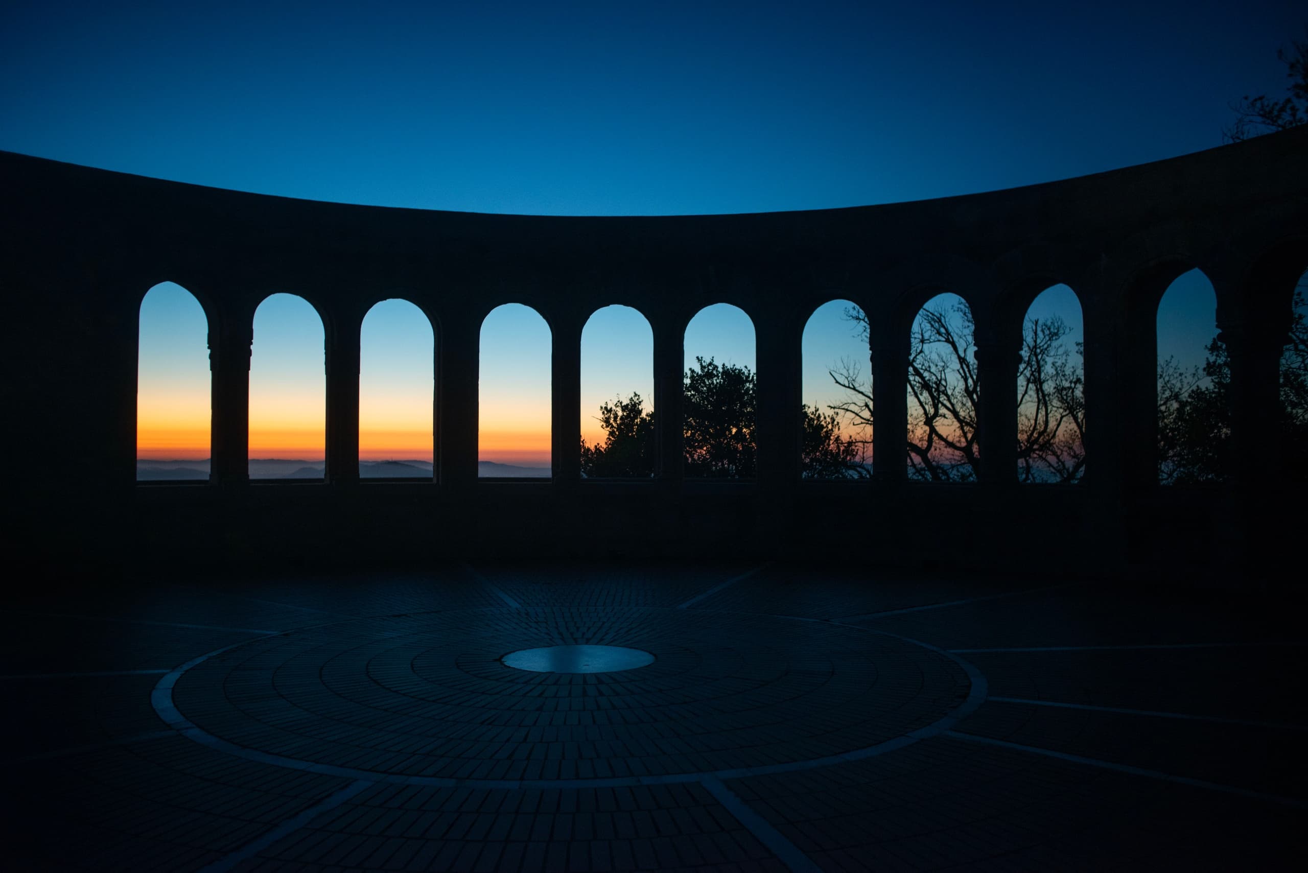 Montserrat Sunrise Hiking & Brunch near Barcelona