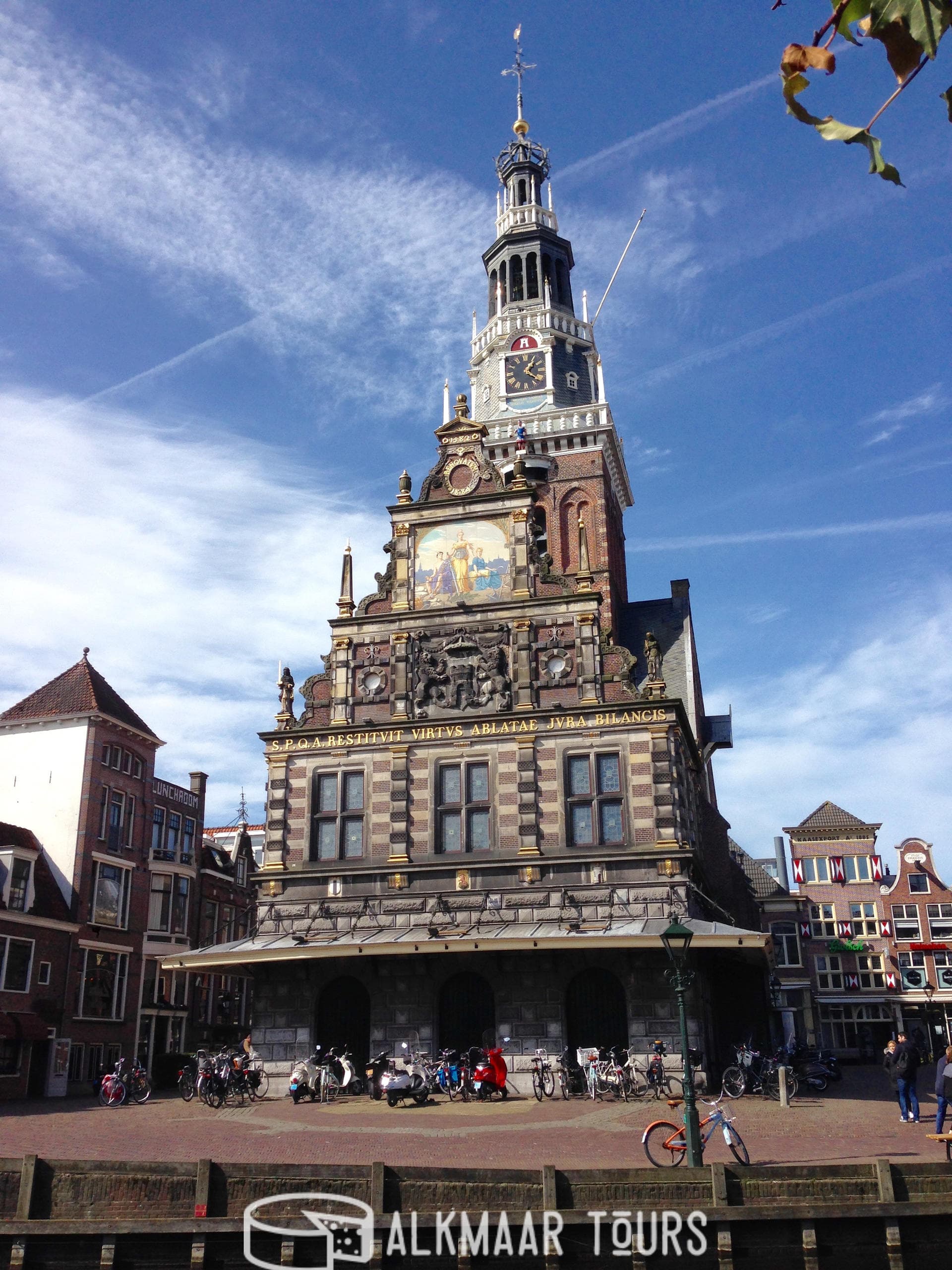 Explore Alkmaar’s Medieval Charm: A Guided 2-Hour Walking Tour photo 3