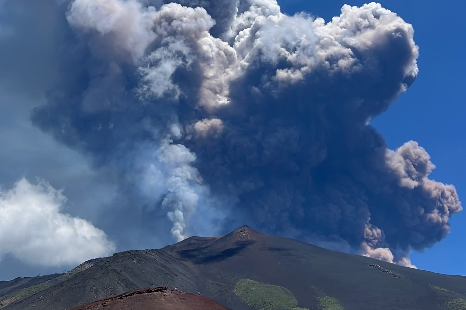 Off-Road 4WD Etna Tour from Taormina: Hike Craters and Lava Fields