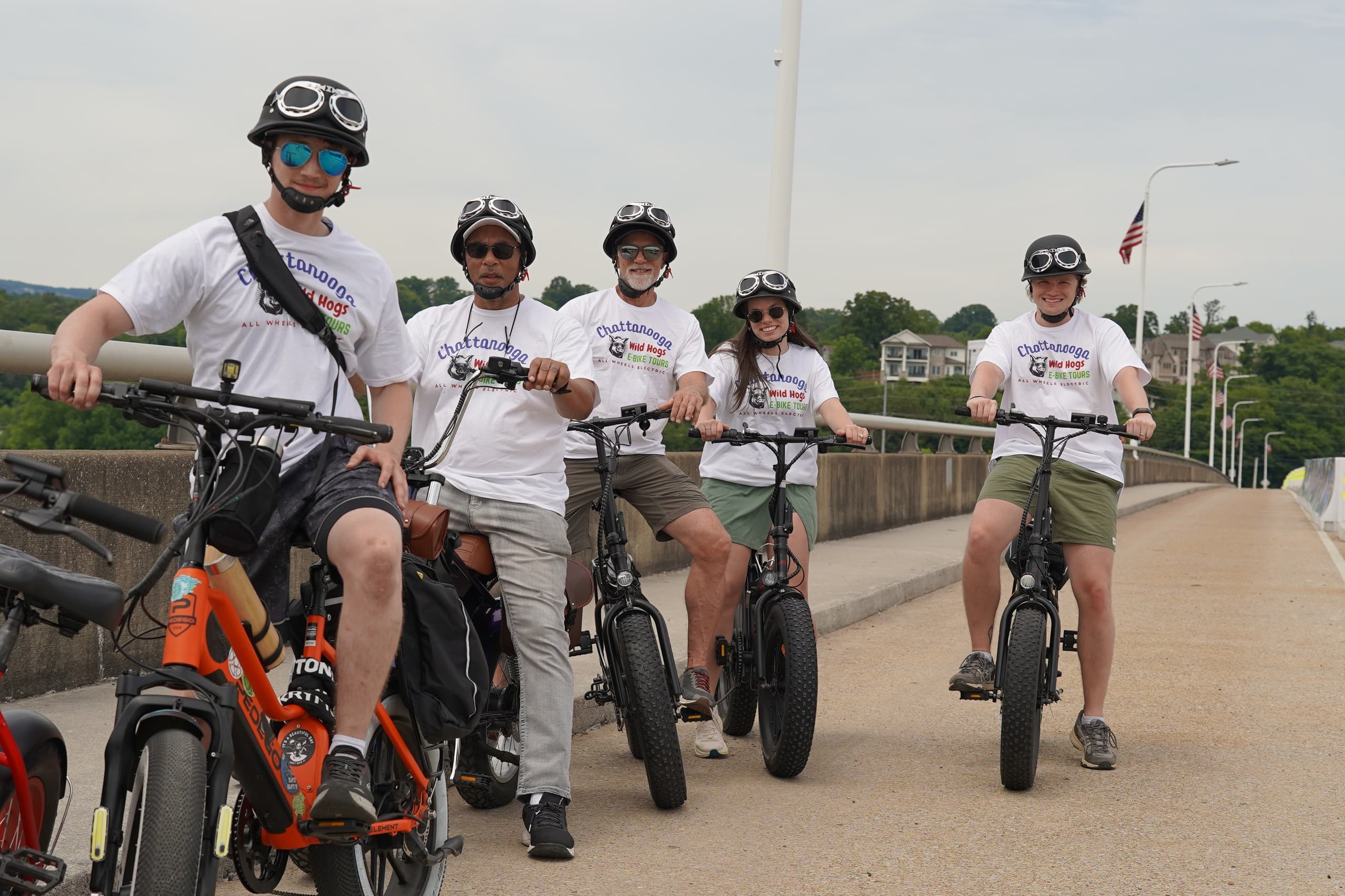 Chattanooga Riverfront E-Bike Tour: Hunter Museum, Aquarium & Incline Railway photo 1