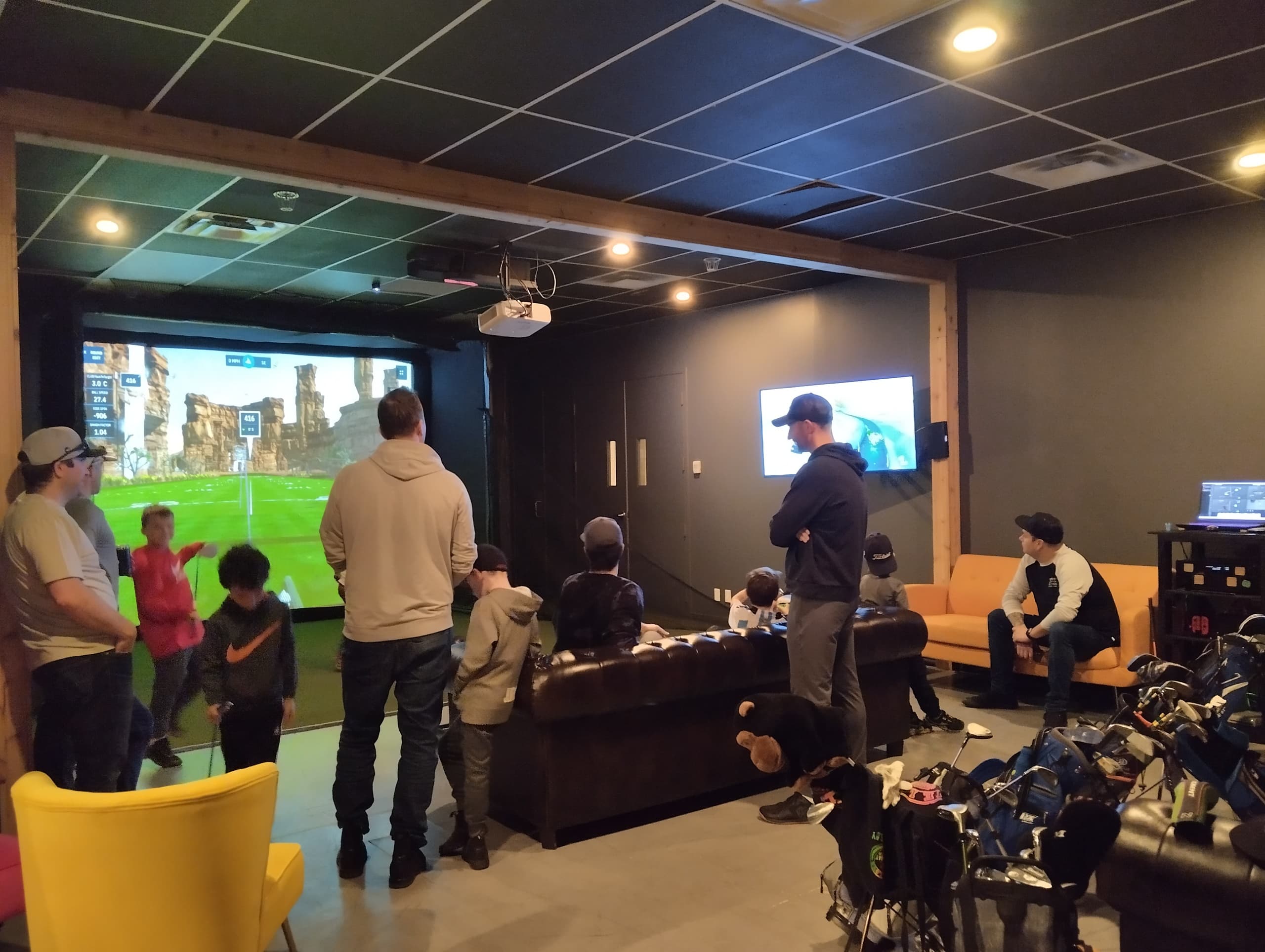 Unique Indoor Golf & Entertainment at Axe & Grind