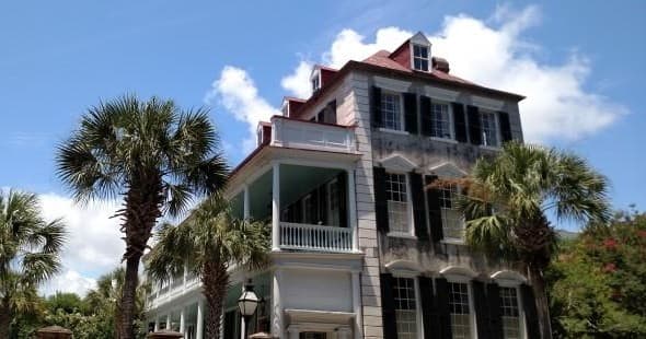 Explore Charleston’s Historic District with Personalized Private Walking Tours